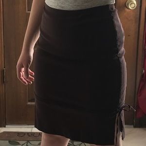 Pencil skirt with a slight fringe